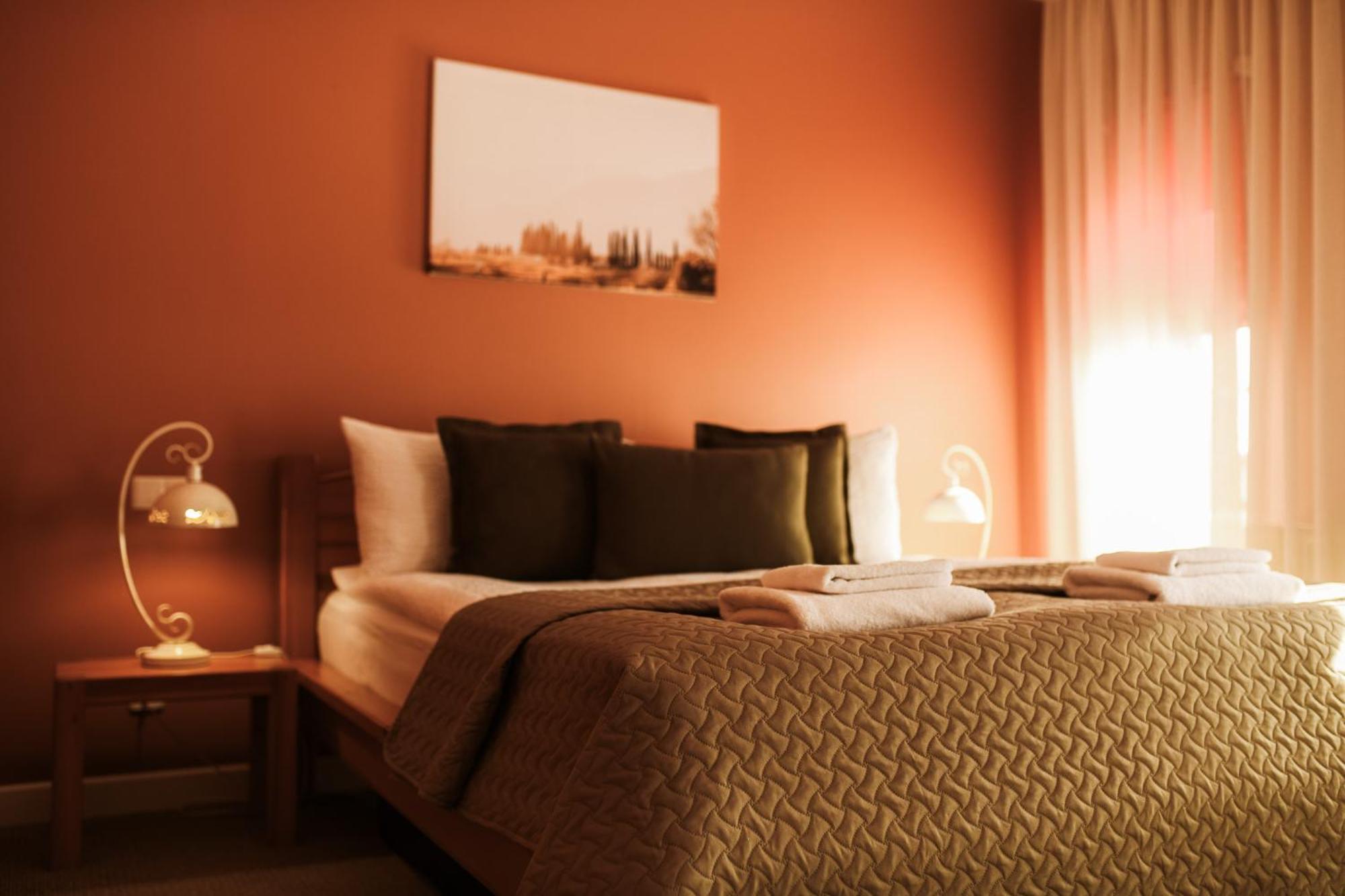 Hotel Jolanta Alūksne Esterno foto